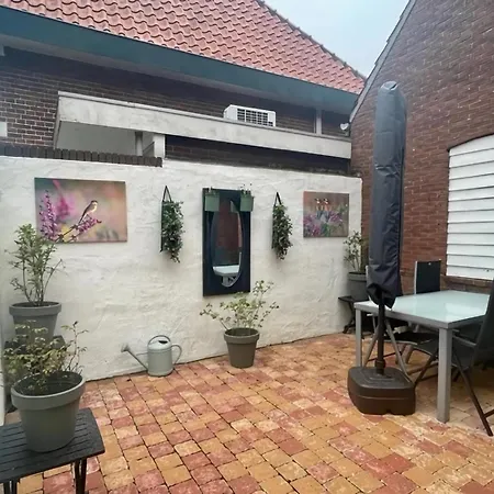 In With Private Garden, Cleaning Included Грунло